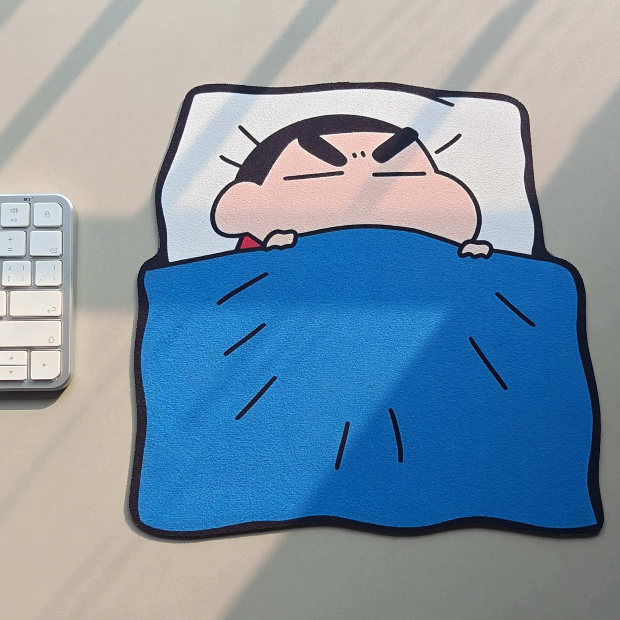 แผ่นรองเมาส์ลายการ์ตูน Crayon  - Desk Setup Rug บทวิจารณ์และราคา